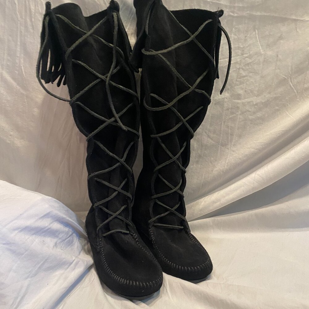 MINNETONKA 1429 Black Suede Knee High Lace-up Fringe Moccasins Tall Boots - 9
